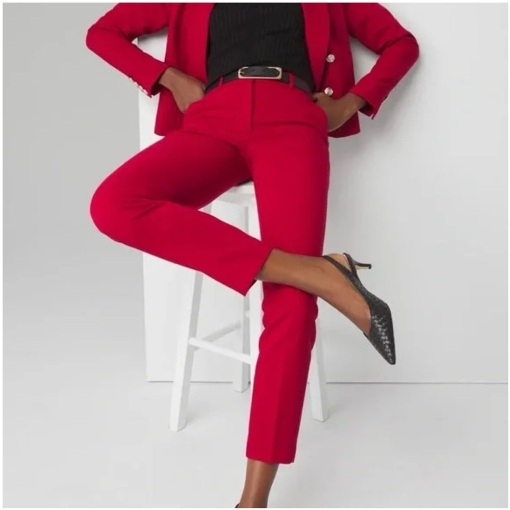 WHBM The Slim Curvy Straight-Leg Pants in red. Size 10 Short